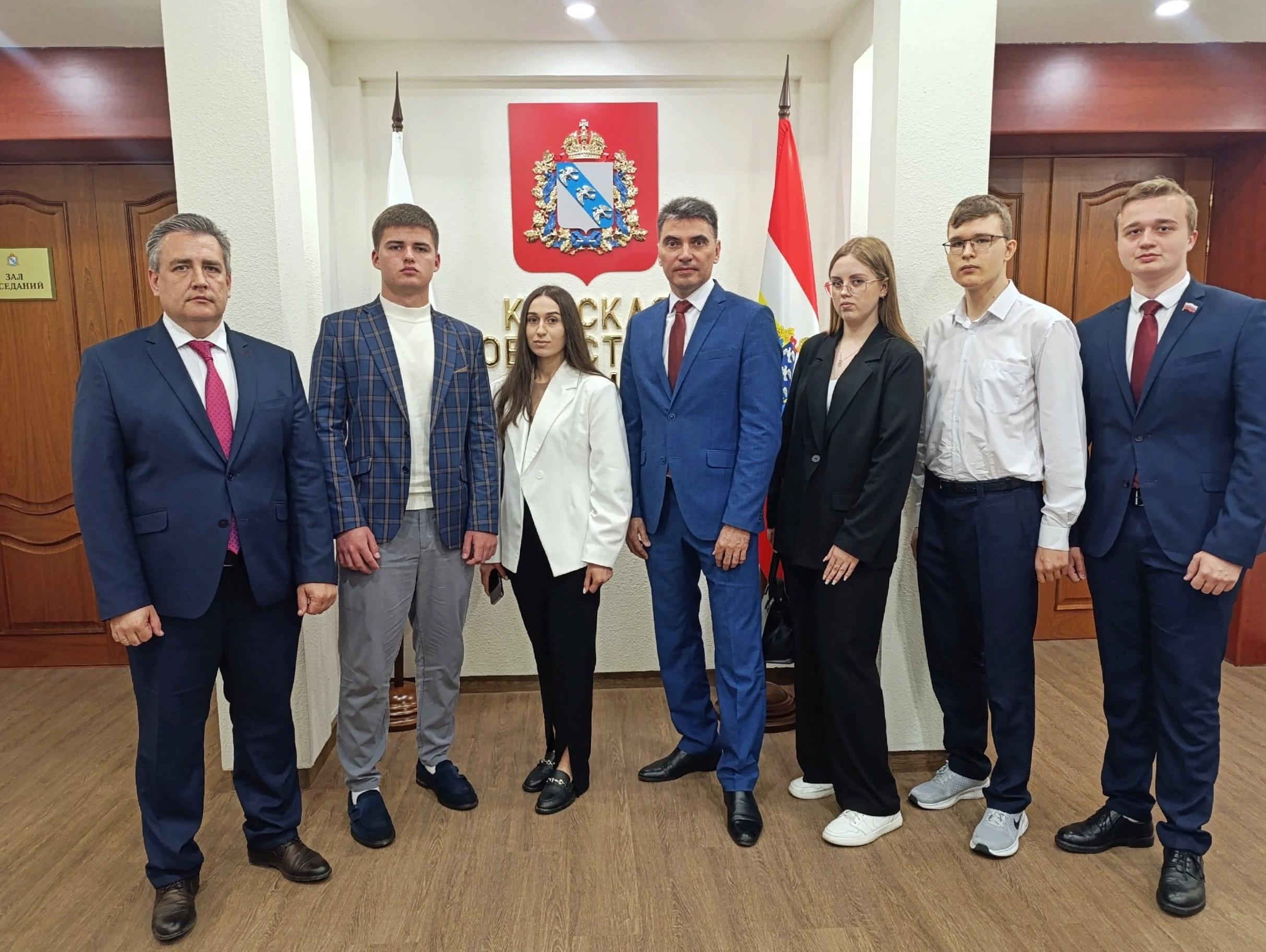 Сегодня в Курской областной Думе в ходе публичных слушаний говорили о результатах исполнения областного бюджета за 2024 год