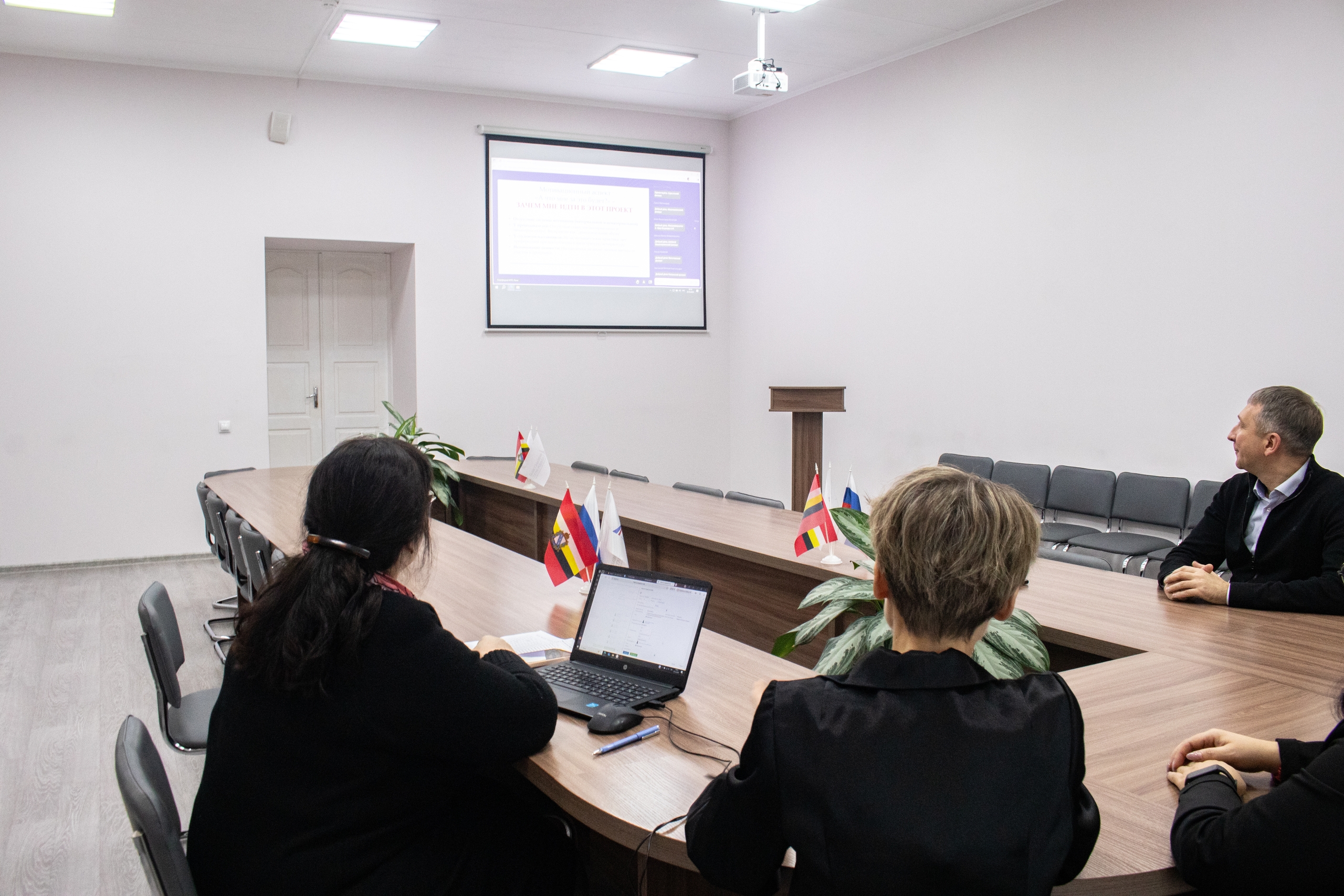 Курский филиал Финуниверситета принял участие в межкафедральном круглом столе по наставничеству!